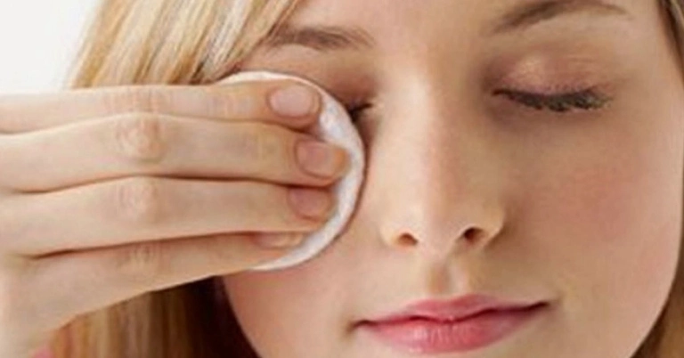 Mẹo Chữa Lẹo Mắt Bằng Đũa: Hiệu Quả Hay Chỉ Là Truyền Miệng?