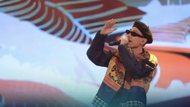 Tiểu sử Double2t 1