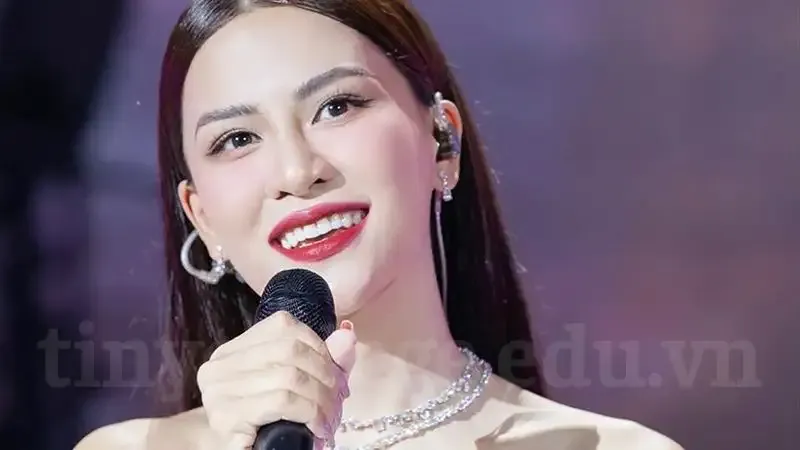 tiểu sử Hà Nhi 4