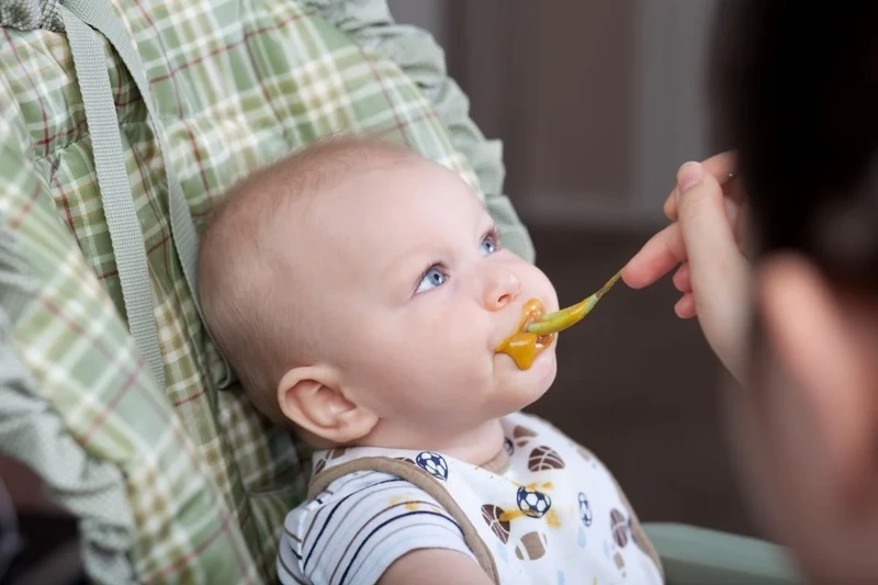 Tổng hợp các cách cho bé ăn dặm được nhiều mẹ tin dùng